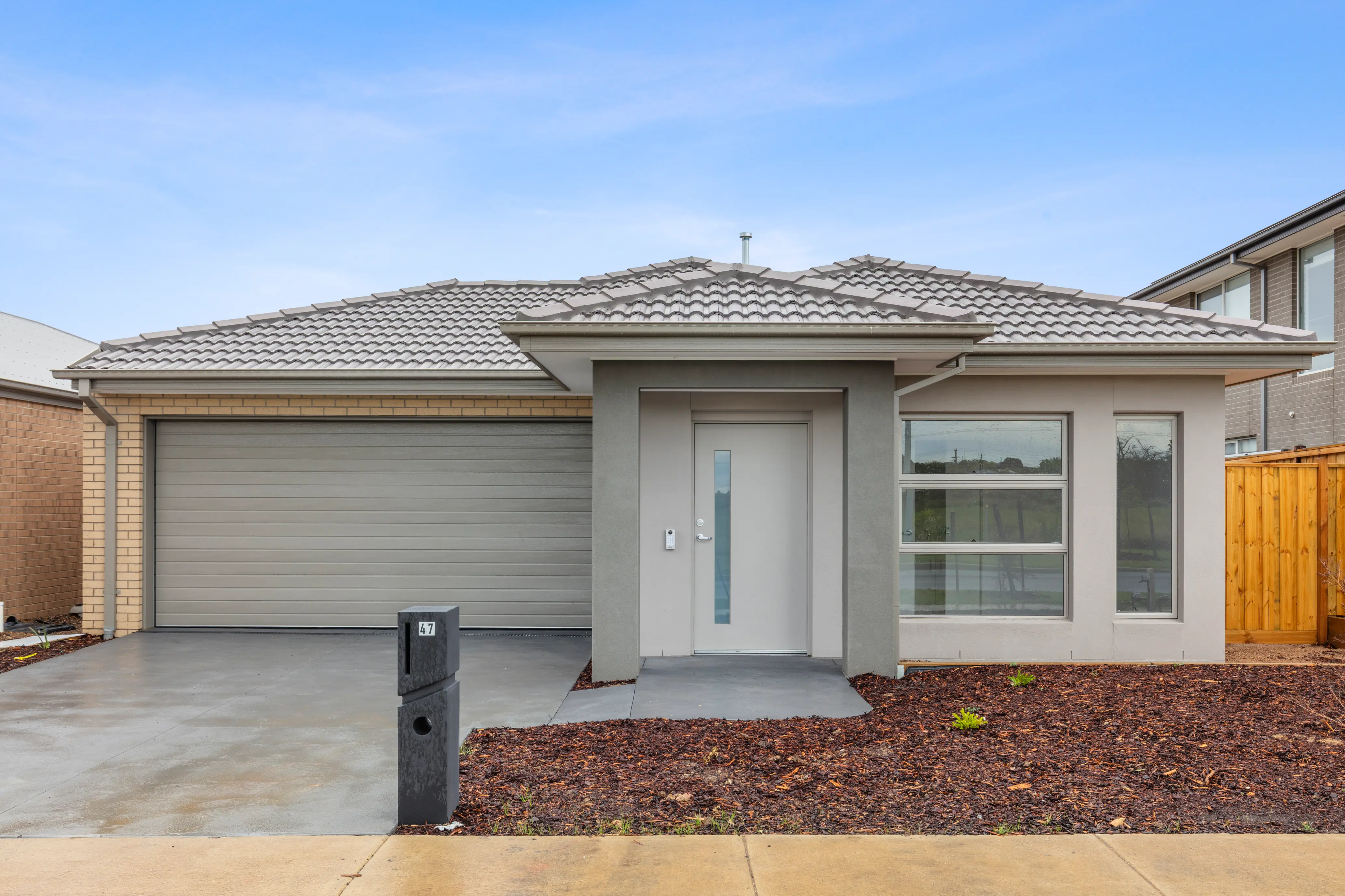 Frost Drive, Charlemont - Image 1 of 13