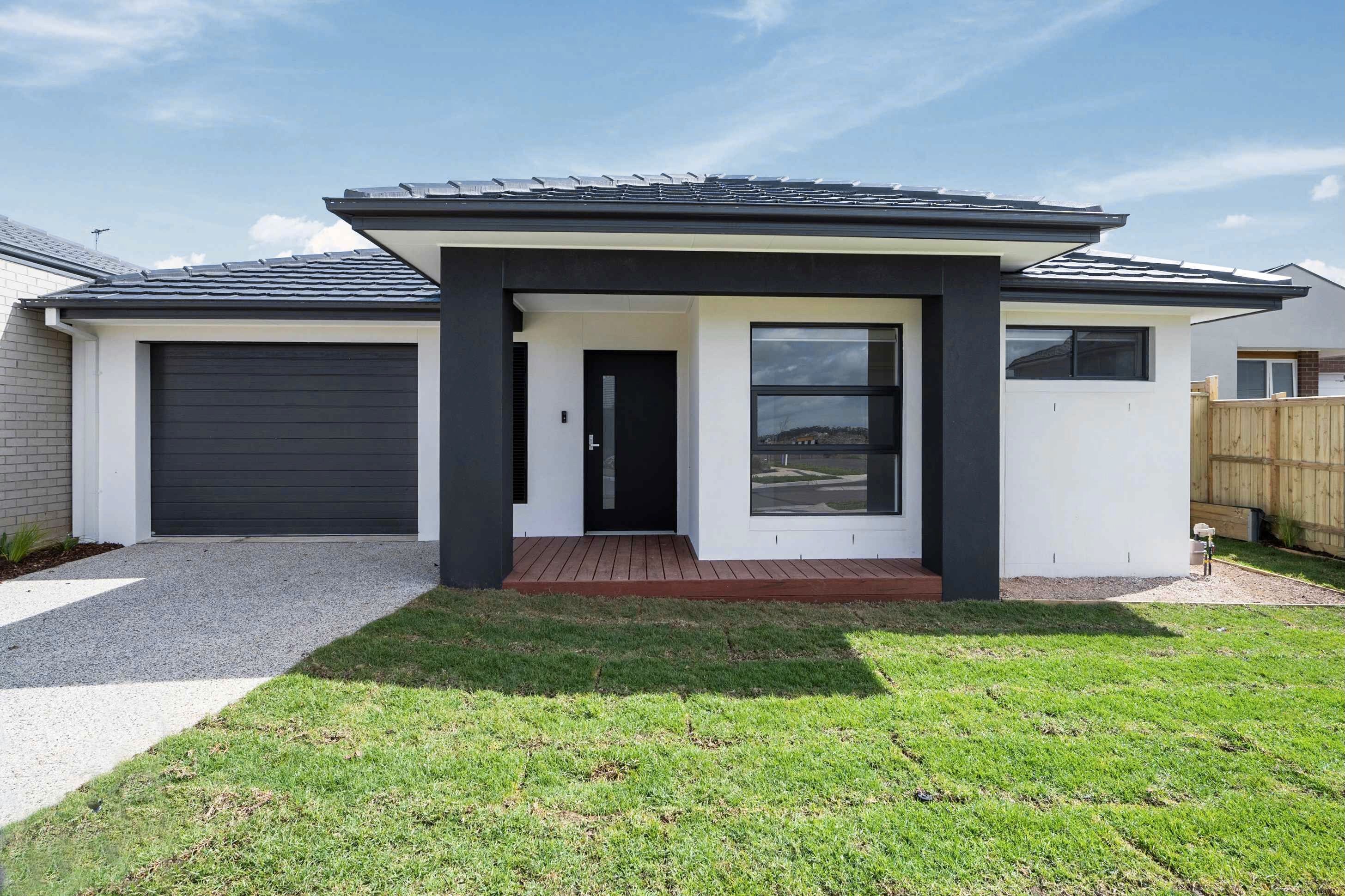 Epping - Image 1 of 4