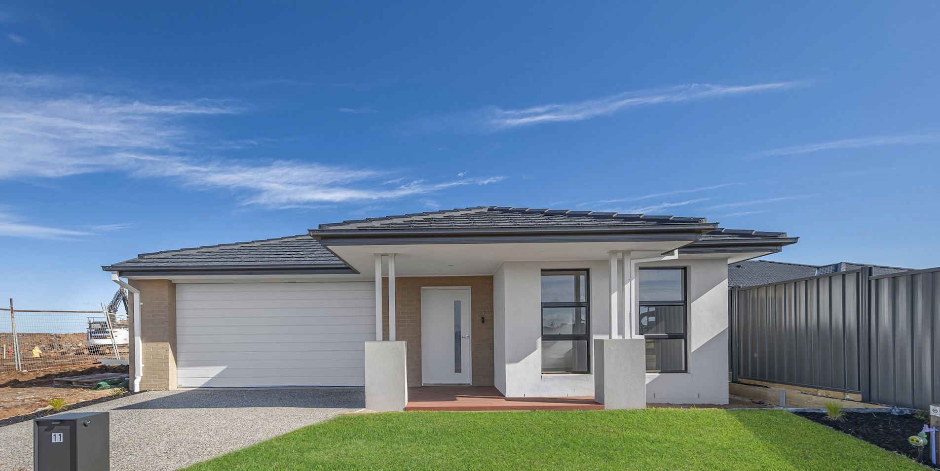 Tarneit - Image 1 of 4